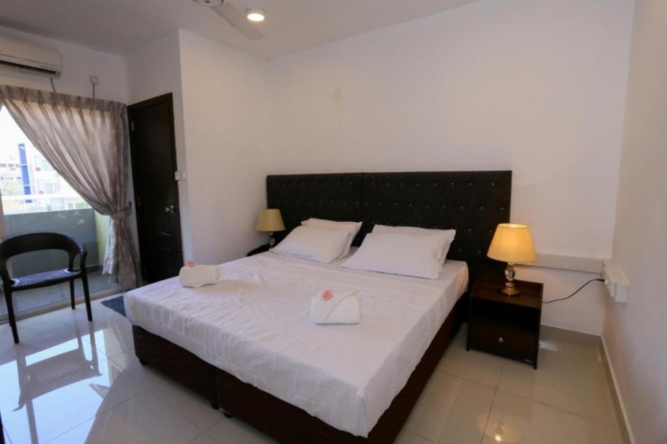 5 @ Rodney Place Bed & Breakfast Коломбо Екстериор снимка