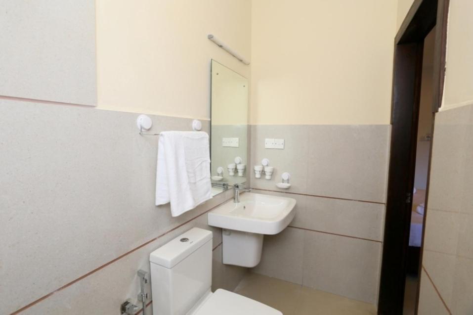 5 @ Rodney Place Bed & Breakfast Коломбо Екстериор снимка